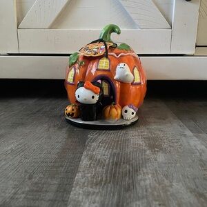 Hello Kitty Halloween Pumpkin Decor/canister